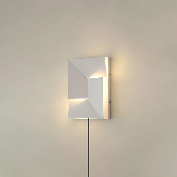 Shadows Grand Plug-in Sconce Vakkerlight