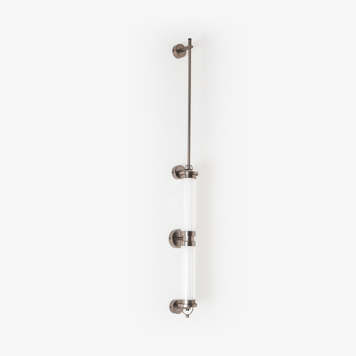 Meridian Vertical Wall Sconce Vakkerlight