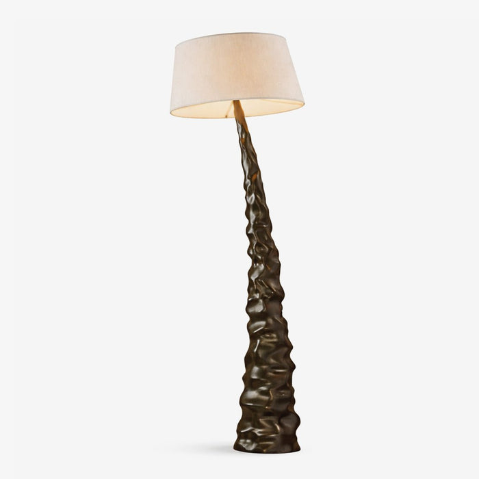 Sculpted Peak Floor Lamp Vakkerlight