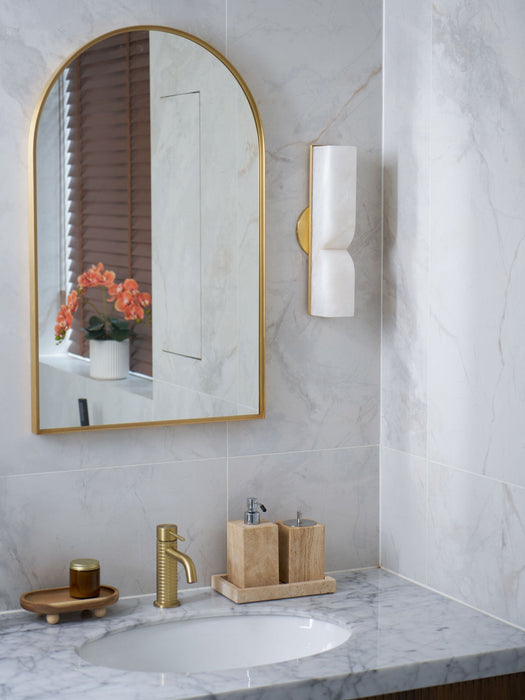 Alabaster Essence Wall Sconce Vakkerlight