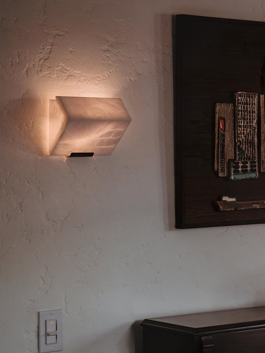 Alabaster Staircase Plug-in Wall Lamp Vakkerlight