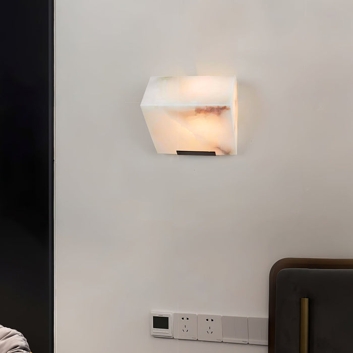 Alabaster Staircase Plug-in Wall Lamp Vakkerlight