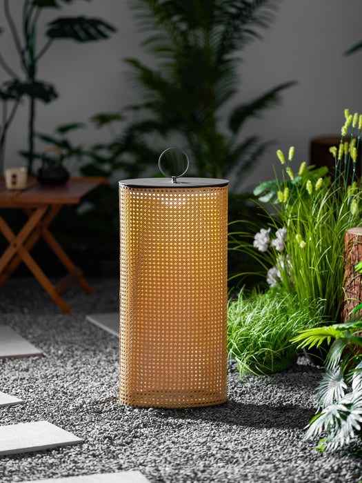 Arlette Solar Outdoor Lantern Lamp Vakkerlight