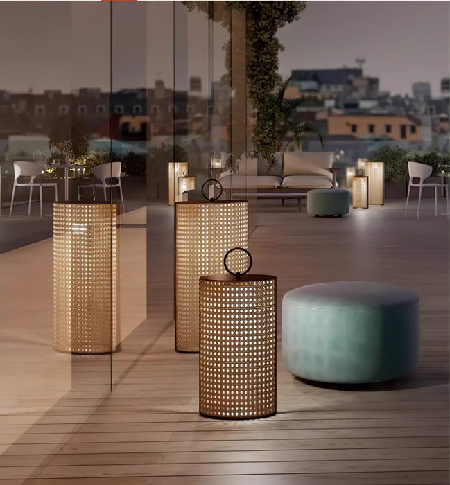 Arlette Solar Outdoor Lantern Lamp Vakkerlight