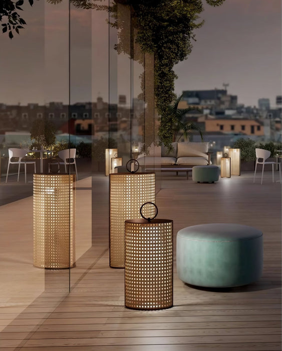 Arlette Solar Outdoor Lantern Lamp Vakkerlight