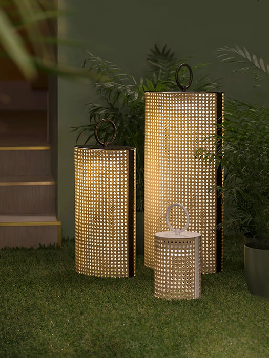 Arlette Solar Outdoor Lantern Lamp Vakkerlight