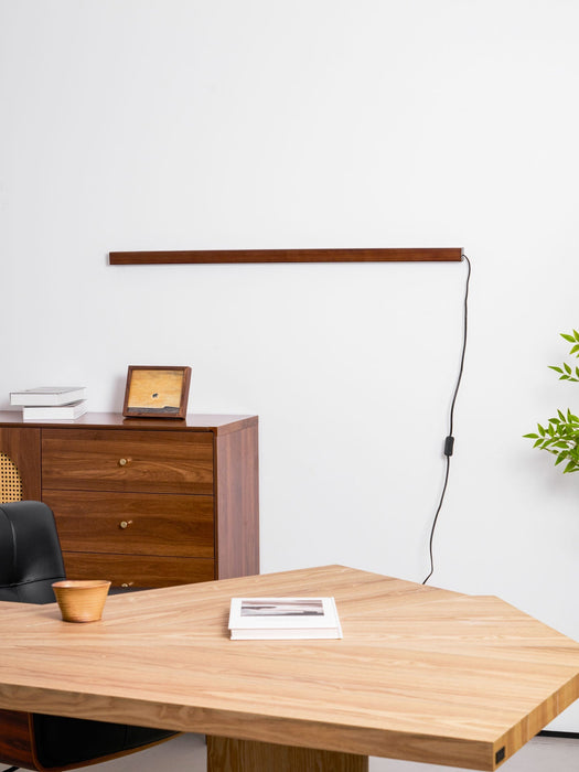Arlo Linear Wood Plug-in Wall Light Vakkerlight