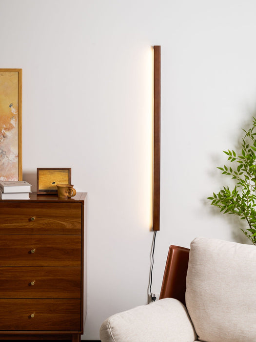 Arlo Linear Wood Plug-in Wall Light Vakkerlight