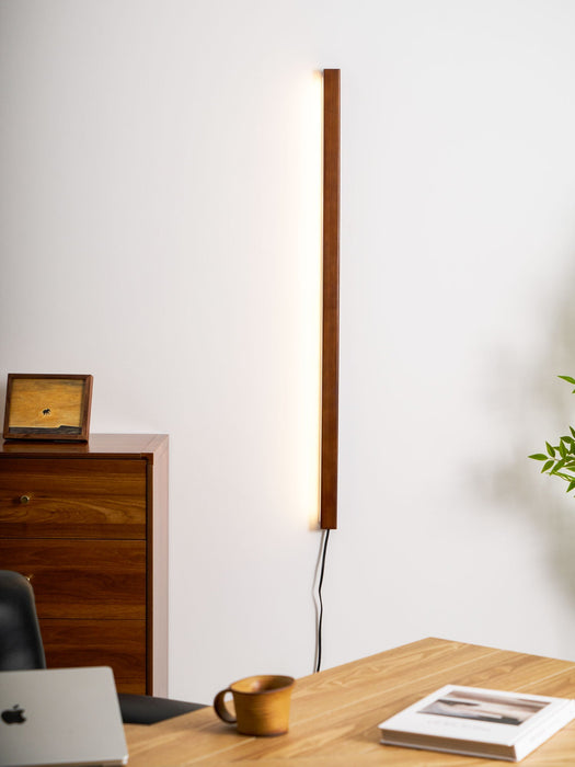 Arlo Linear Wood Plug-in Wall Light Vakkerlight