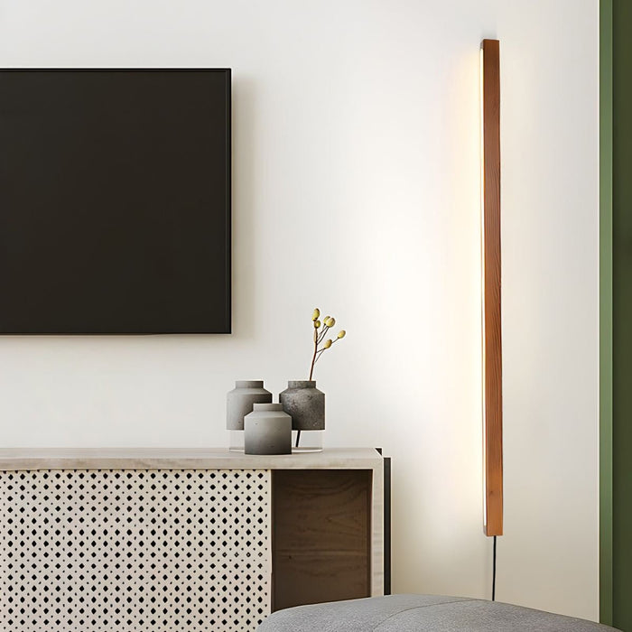 Arlo Linear Wood Plug-in Wall Light Vakkerlight