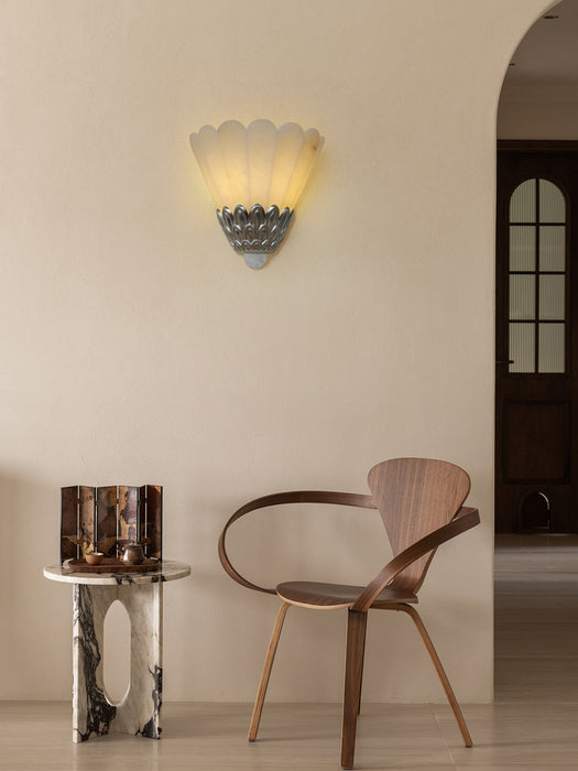 Artoria Petal Alabaster Wall Sconce Vakkerlight