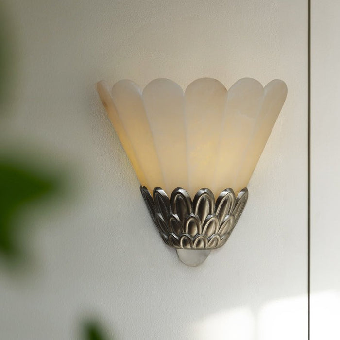 Artoria Petal Alabaster Wall Sconce Vakkerlight