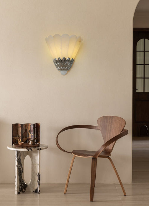 Artoria Petal Alabaster Wall Sconce Vakkerlight