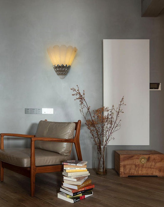 Artoria Petal Alabaster Wall Sconce Vakkerlight