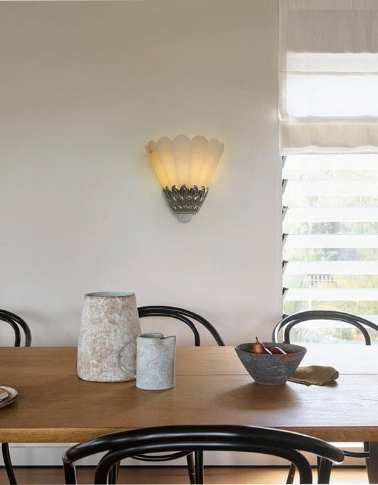 Artoria Petal Alabaster Wall Sconce Vakkerlight