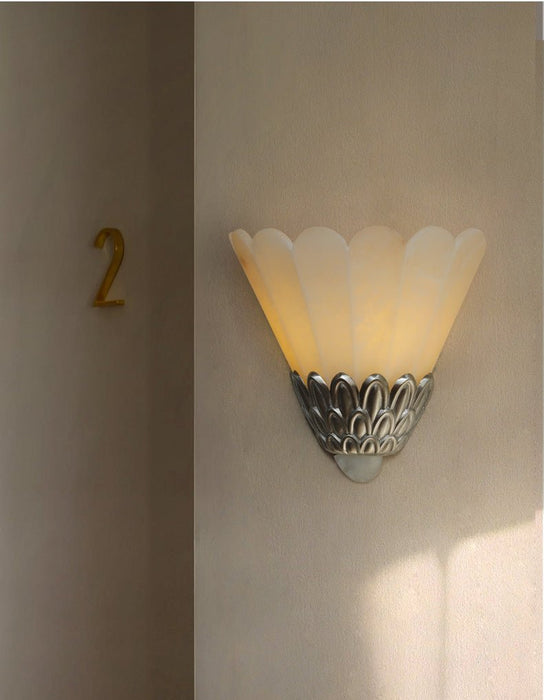 Artoria Petal Alabaster Wall Sconce Vakkerlight
