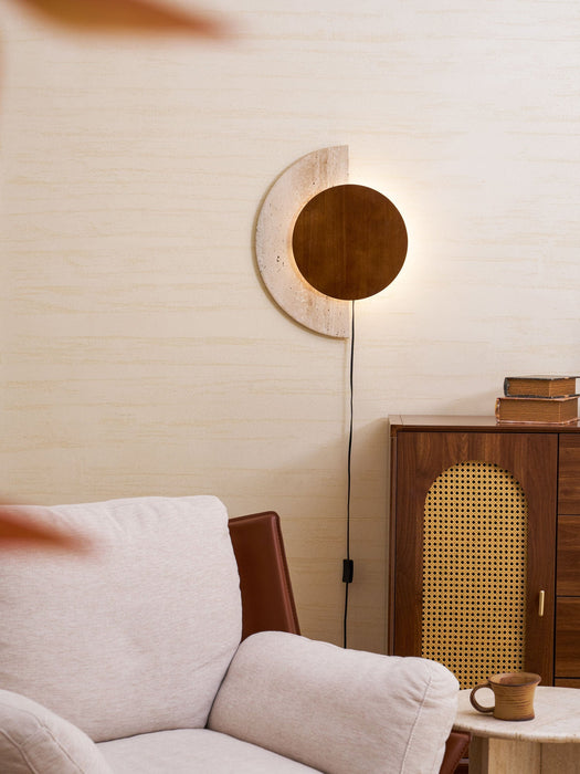 Crescent Halo Plug-in Wall Sconce Vakkerlight