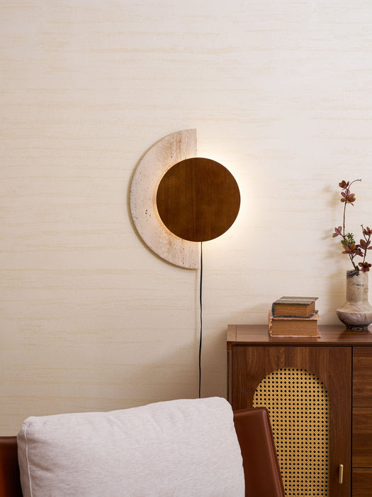 Crescent Halo Plug-in Wall Sconce Vakkerlight