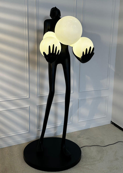 Embrace Sculpture Floor Lamp Vakkerlight