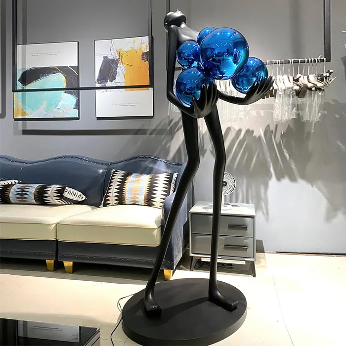 Embrace Sculpture Floor Lamp Vakkerlight