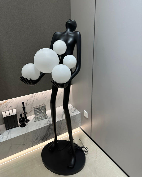 Embrace Sculpture Floor Lamp Vakkerlight
