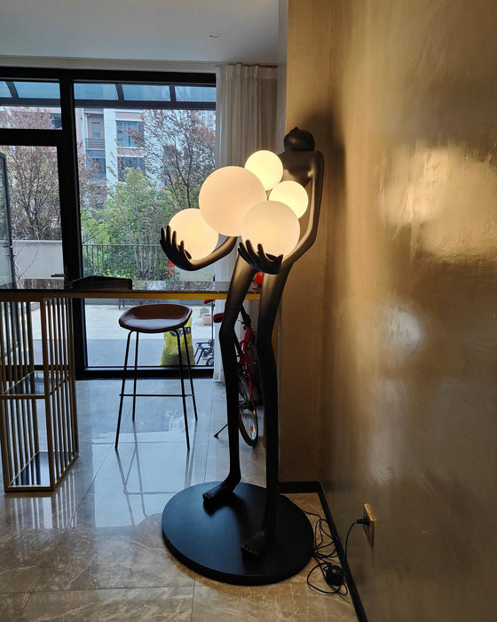 Embrace Sculpture Floor Lamp Vakkerlight