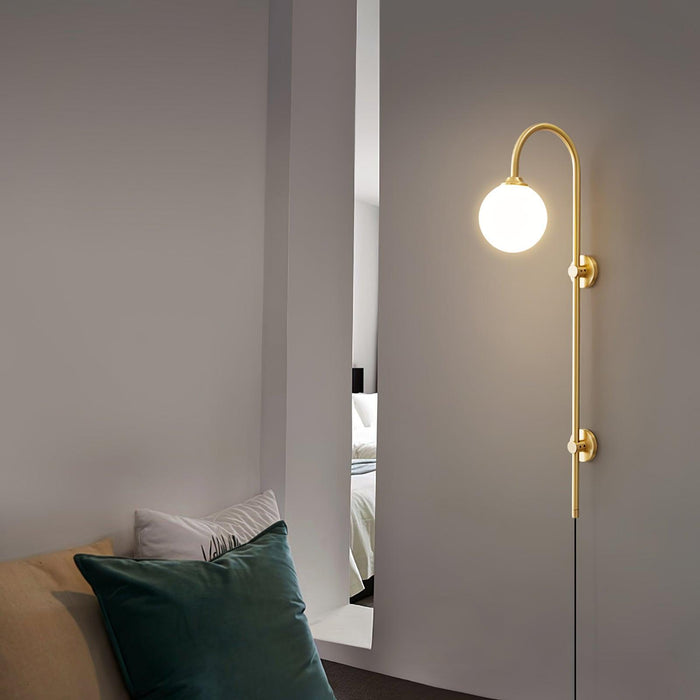 Globe Brass Plug-in Wall Sconce Vakkerlight
