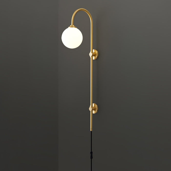 Globe Brass Plug-in Wall Sconce Vakkerlight