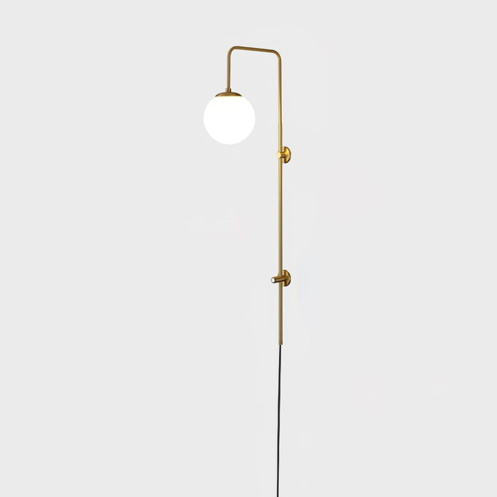 Globe Brass Plug-in Wall Sconce Vakkerlight