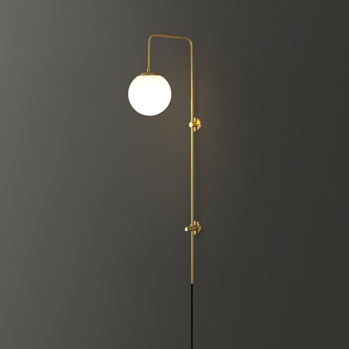 Globe Brass Plug-in Wall Sconce Vakkerlight