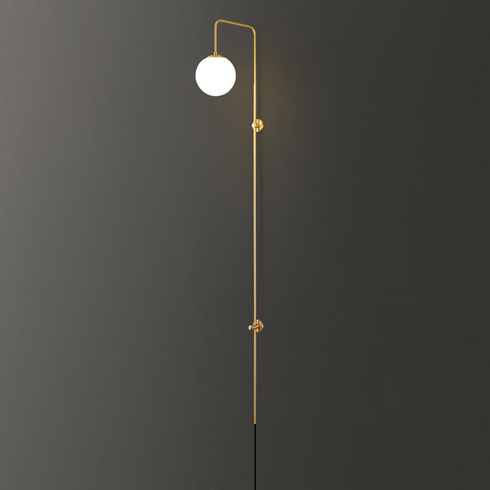 Globe Brass Plug-in Wall Sconce Vakkerlight