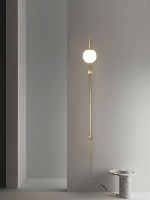 Globe Brass Plug-in Wall Sconce Vakkerlight