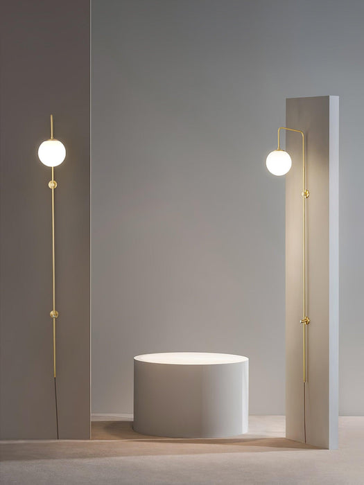 Globe Brass Plug-in Wall Sconce Vakkerlight