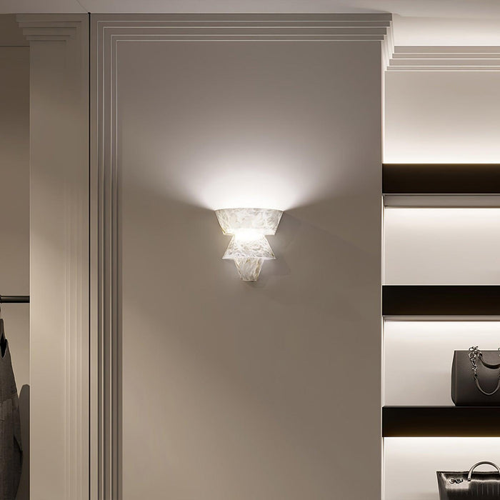 Laboratory Alabaster Wall Light Vakkerlight