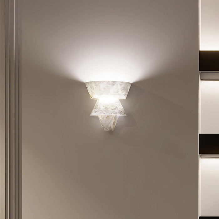 Laboratory Alabaster Wall Light Vakkerlight