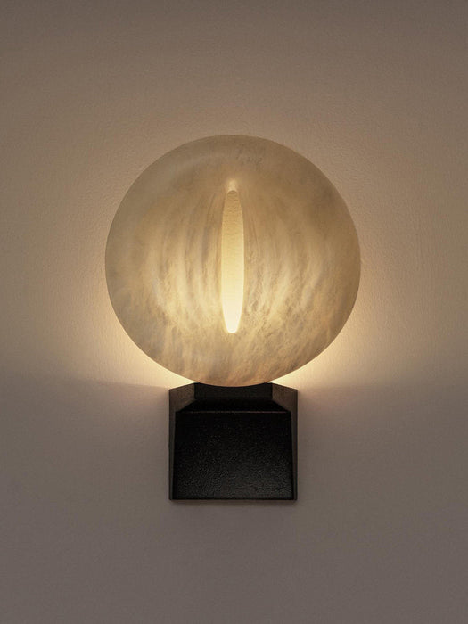 Lumen Rift Alabaster Wall Lamp Vakkerlight