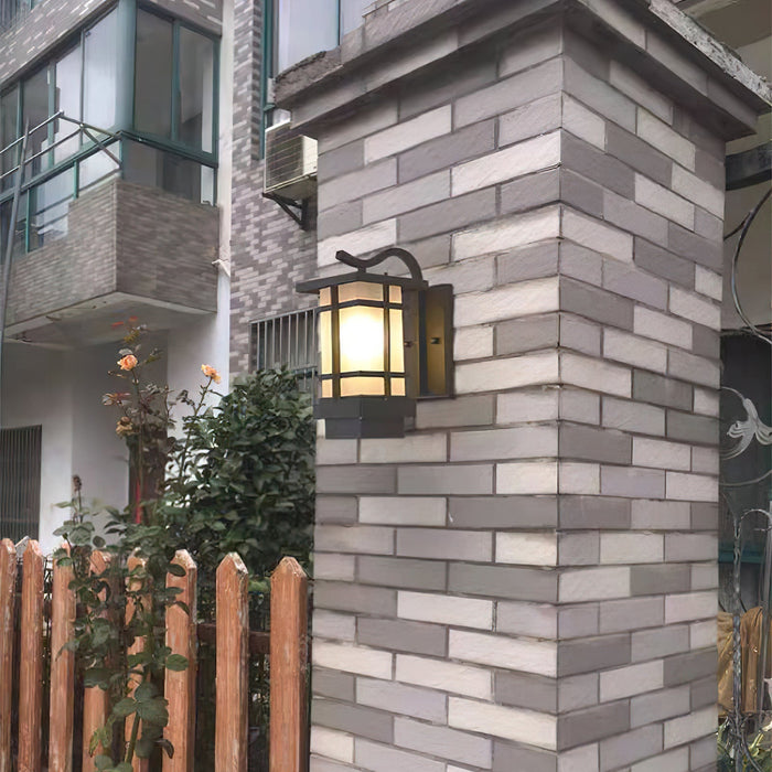 Madison Lantern Outdoor Wall Lamp Vakkerlight