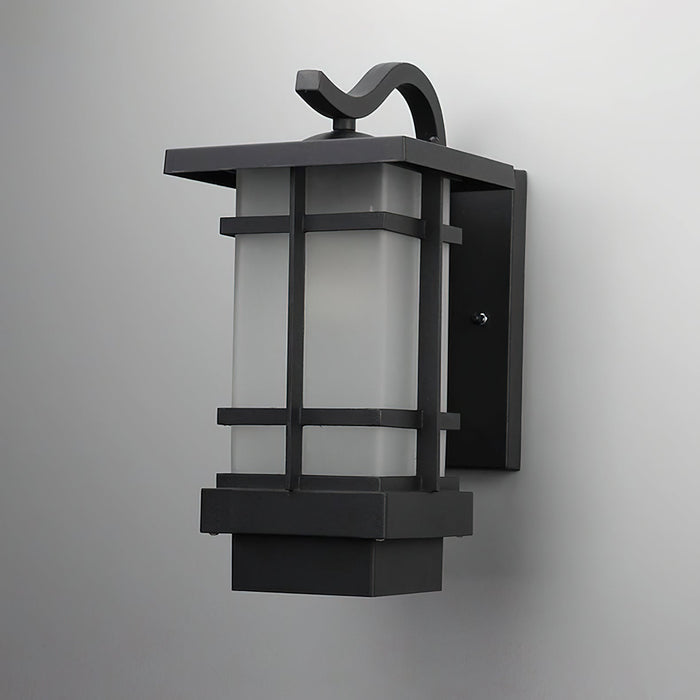 Madison Lantern Outdoor Wall Lamp Vakkerlight