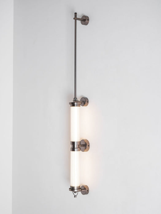 Meridian Vertical Wall Sconce Vakkerlight
