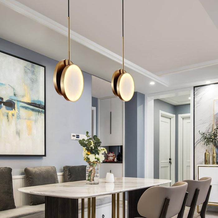 Moonshade Alabaster Pendant Light Vakkerlight