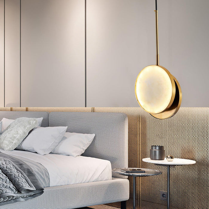 Moonshade Alabaster Pendant Light Vakkerlight