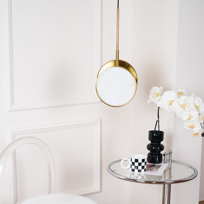 Moonshade Alabaster Pendant Light Vakkerlight