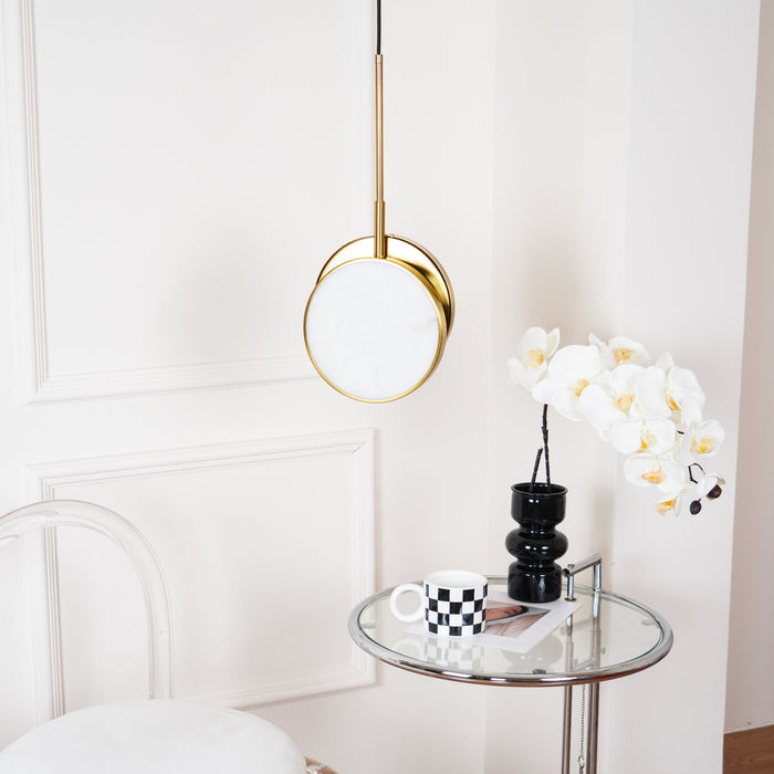 Moonshade Alabaster Pendant Light Vakkerlight