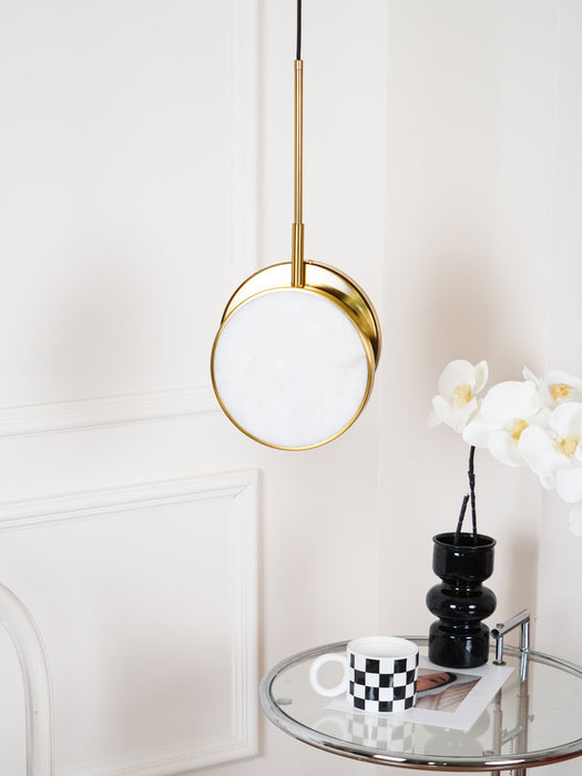 Moonshade Alabaster Pendant Light Vakkerlight