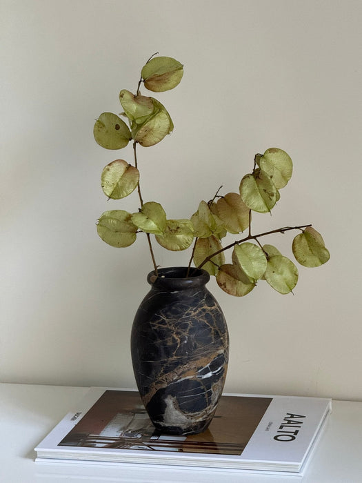 Noir Vein Stone Vase Vakkerlight