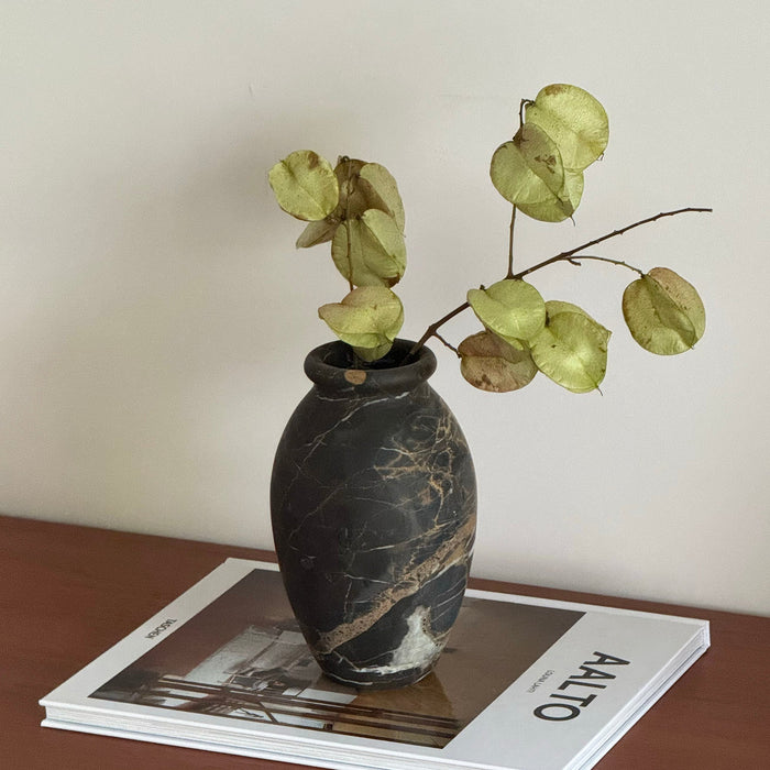 Noir Vein Stone Vase Vakkerlight