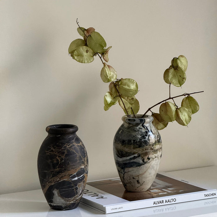 Noir Vein Stone Vase Vakkerlight