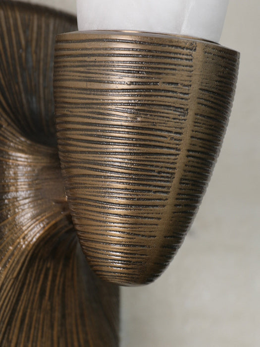 Opal Alabaster Twist Wall Sconce Vakkerlight
