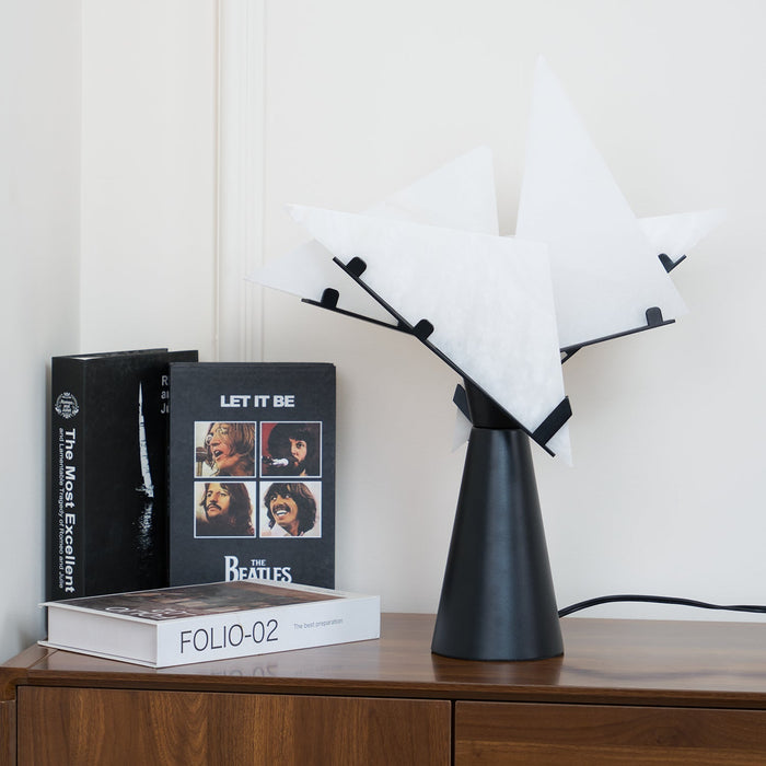 Alabaster Petal Table Lamp Vakkerlight