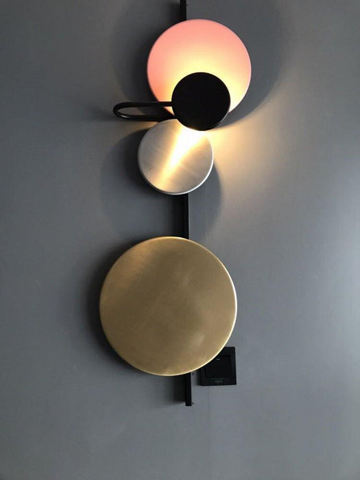 Planet Plug-in Wall Lamp Vakkerlight